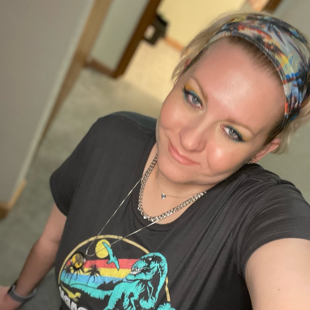 💜 Meet your Posher, Genevieve 💜